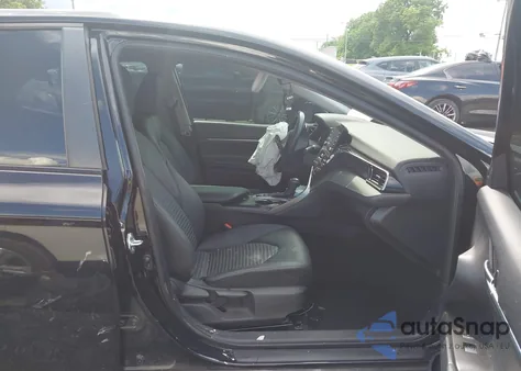 2022 Toyota Camry Nightshade Edition Hybrid from USA, damaged, VIN 4T1G31AK2NU032374